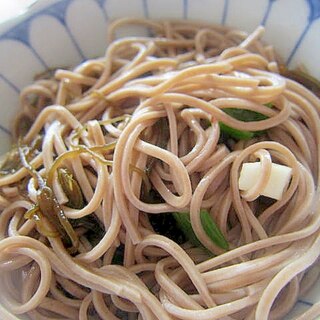 沖縄蒲鉾もずく蕎麦